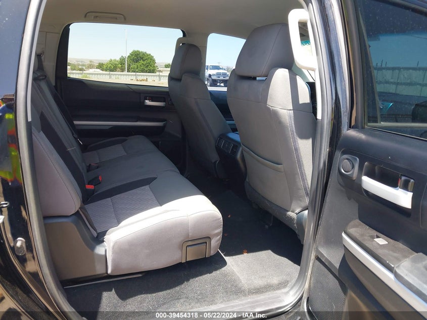 2017 TOYOTA TUNDRA SR5 5.7L V8 - 5TFDW5F19HX639655