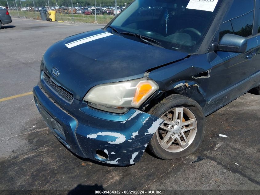 2011 Kia Soul + VIN: KNDJT2A23B7195903 Lot: 39454332