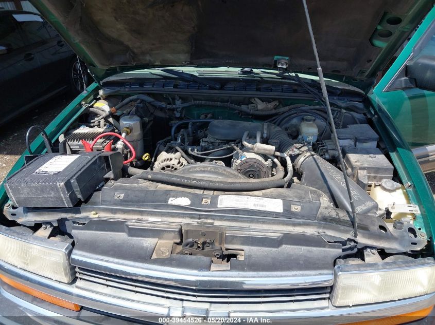 1999 Chevrolet Blazer VIN: 1GNDT13W2X2203752 Lot: 39454526