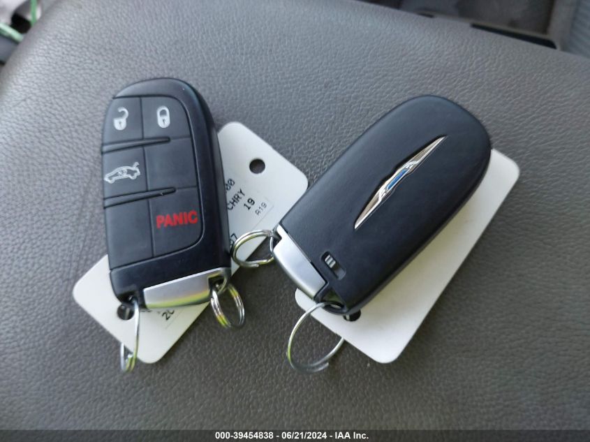 2019 Chrysler 300 Touring VIN: 2C3CCAAGXKH590507 Lot: 39454838