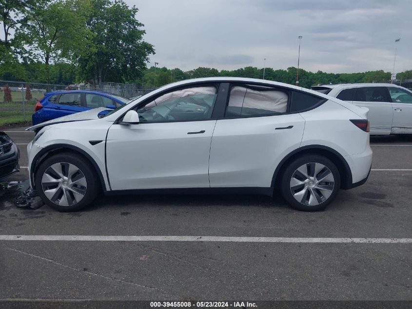 2022 Tesla Model Y Long Range Dual Motor All-Wheel Drive VIN: 7SAYGDEE9NF312968 Lot: 39455008