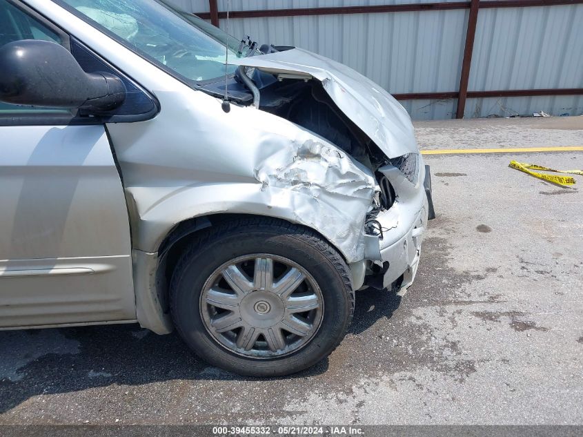 2004 Chrysler Town & Country Limited VIN: 2C8GT64L74R521904 Lot: 39455332