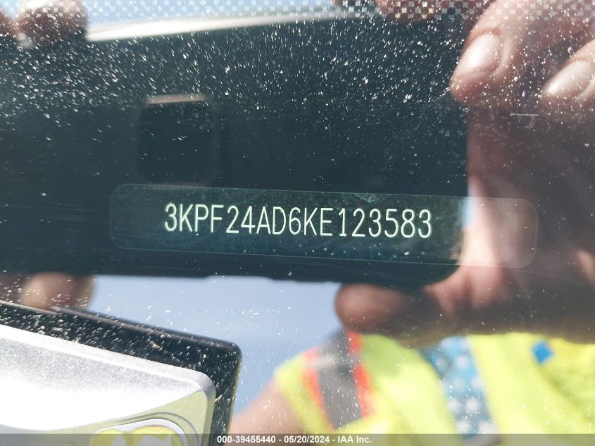 2019 Kia Forte Lxs VIN: 3KPF24AD6KE123583 Lot: 39455440