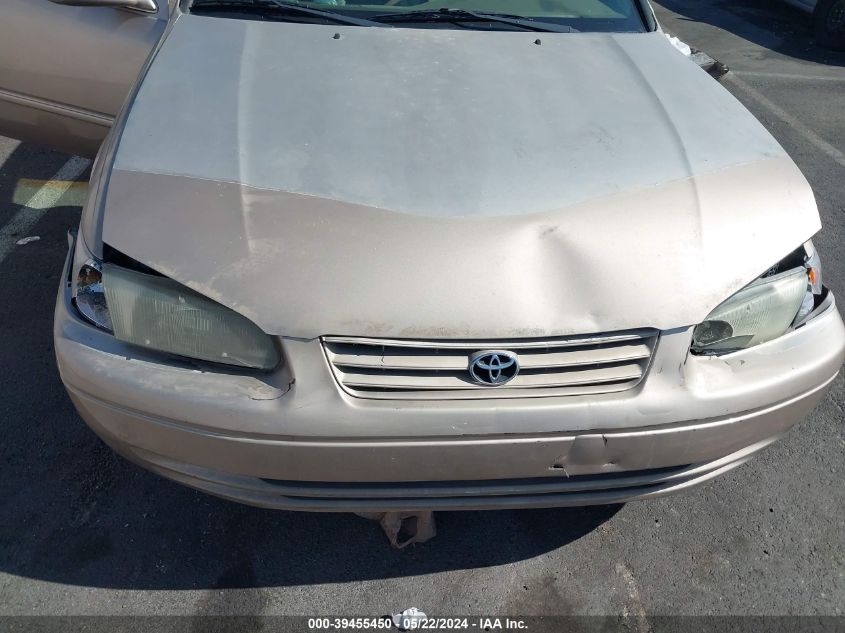 1999 Toyota Camry Le VIN: 4T1BG22KXXU418899 Lot: 39455450