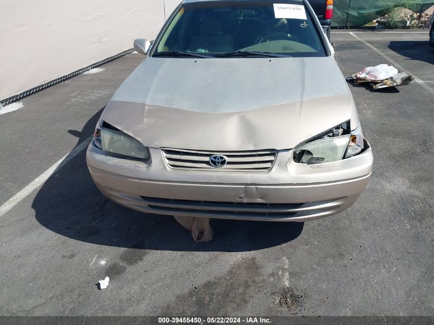 1999 Toyota Camry Le VIN: 4T1BG22KXXU418899 Lot: 39455450