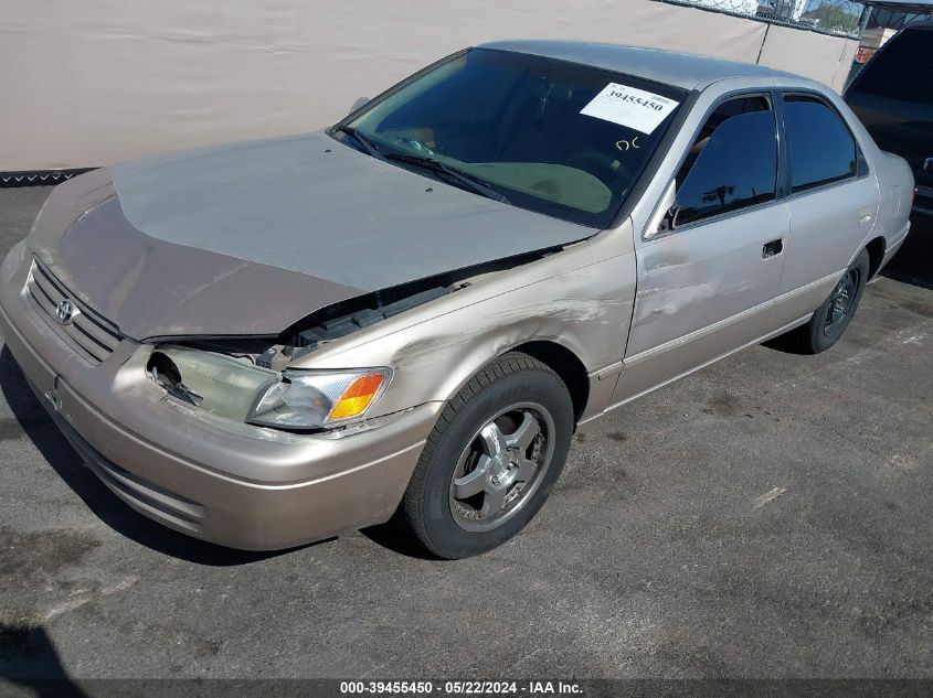 1999 Toyota Camry Le VIN: 4T1BG22KXXU418899 Lot: 39455450