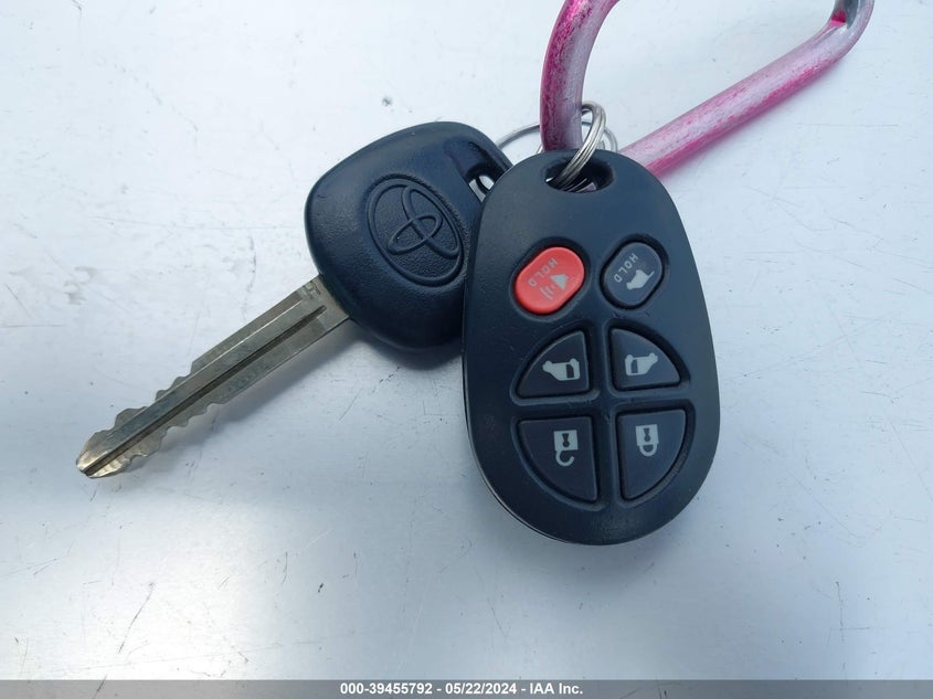 2017 Toyota Sienna Se 8 Passenger VIN: 5TDXZ3DC3HS780708 Lot: 39455792