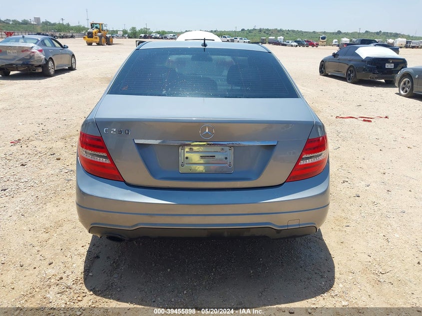2014 MERCEDES-BENZ C 250 LUXURY/SPORT - WDDGF4HB2EG211232