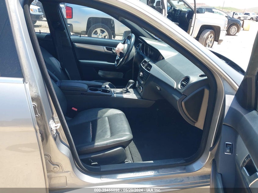 2014 MERCEDES-BENZ C 250 LUXURY/SPORT - WDDGF4HB2EG211232