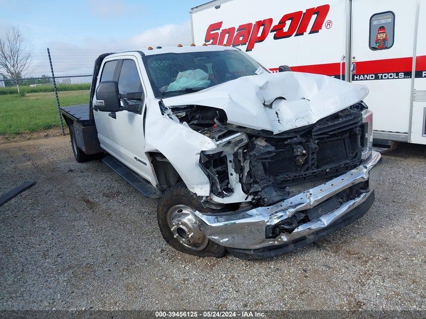 2017 Ford F-350 Chassis Xl VIN: 1FD8W3HT1HED48529 Lot: 39456125