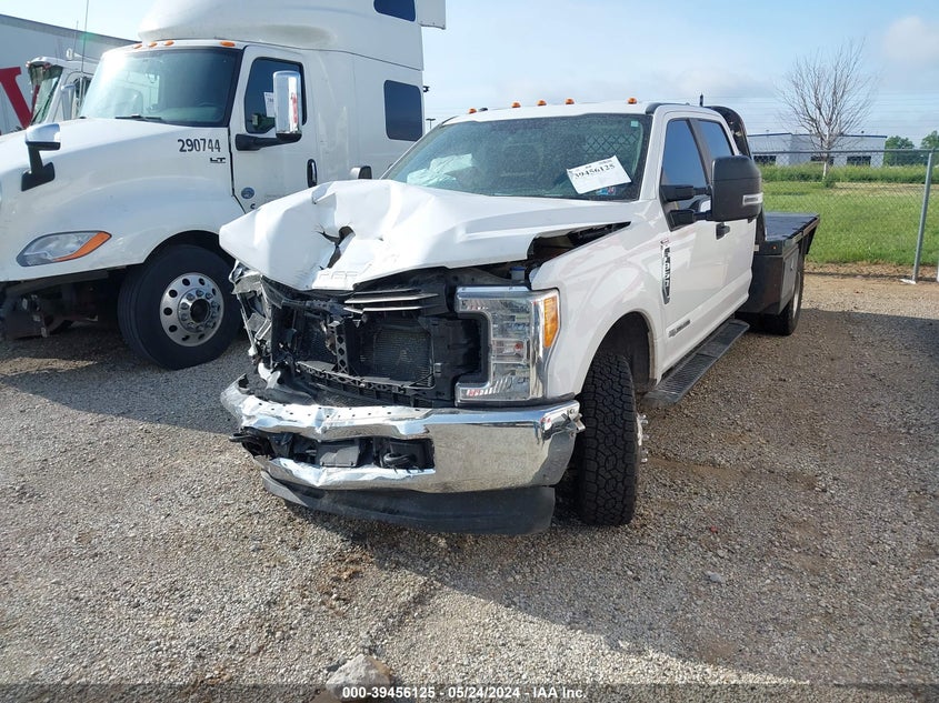 2017 Ford F-350 Chassis Xl VIN: 1FD8W3HT1HED48529 Lot: 39456125