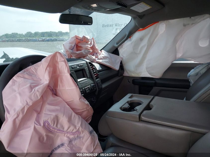 2017 Ford F-350 Chassis Xl VIN: 1FD8W3HT1HED48529 Lot: 39456125