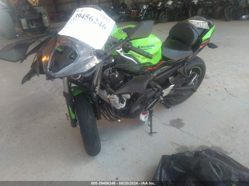 VIN ML5EXEM13NDA59106 2022 KAWASAKI EX650 M