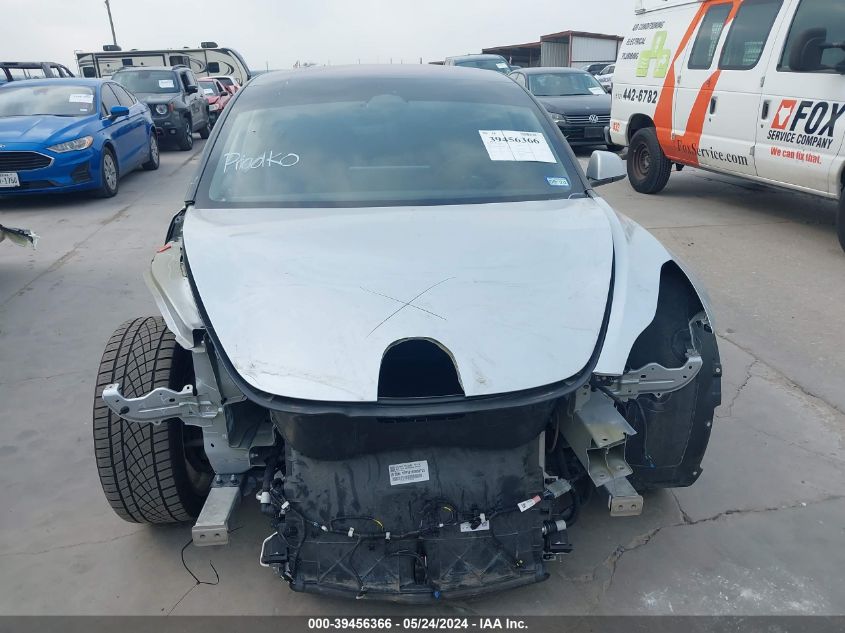 5YJ3E1EA8JF017895 2018 Tesla Model 3 Long Range/Mid Range