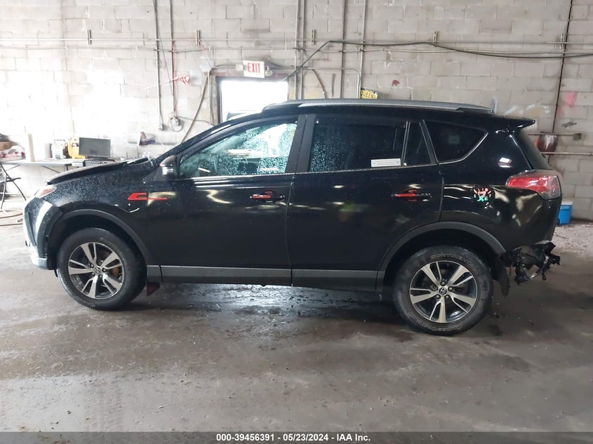 2018 TOYOTA RAV4 XLE - 2T3RFREVXJW857874