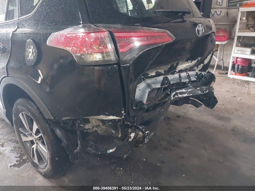 2018 TOYOTA RAV4 XLE - 2T3RFREVXJW857874