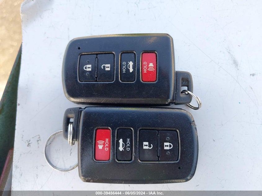 2016 Toyota Corolla S Plus VIN: 5YFBURHE1GP390768 Lot: 39456444