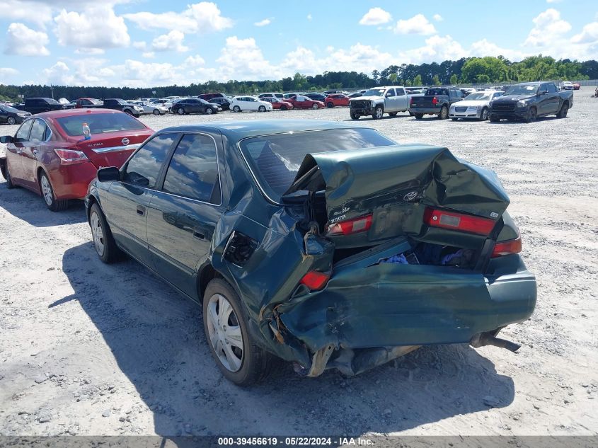 1999 Toyota Camry Le VIN: 4T1BG22K9XU450940 Lot: 39456619