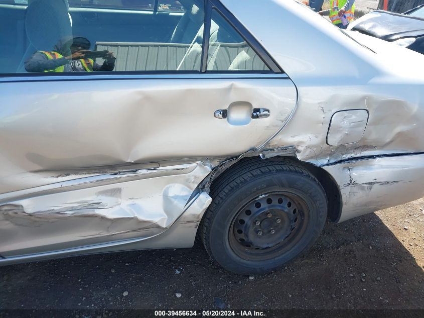 2003 Toyota Camry Le VIN: 4T1BE32K63U744172 Lot: 39456634