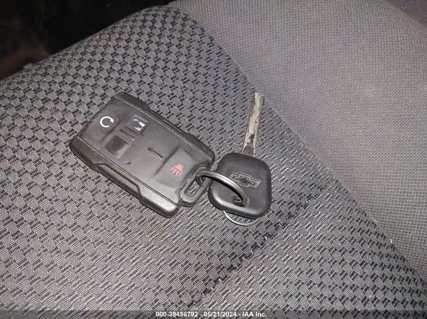 2017 Chevrolet Silverado 1500 2Lt VIN: 3GCUKREC5HG138160 Lot: 39456792