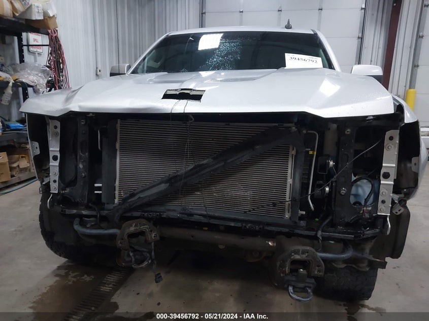 2017 Chevrolet Silverado 1500 2Lt VIN: 3GCUKREC5HG138160 Lot: 39456792