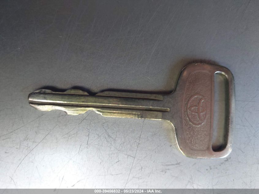 2001 Toyota Tundra Sr5 V8 VIN: 5TBRT34131S127139 Lot: 39456832