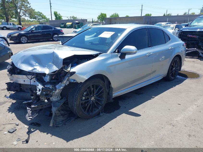 4T1K61AK5MU613576 2021 TOYOTA CAMRY - Image 2