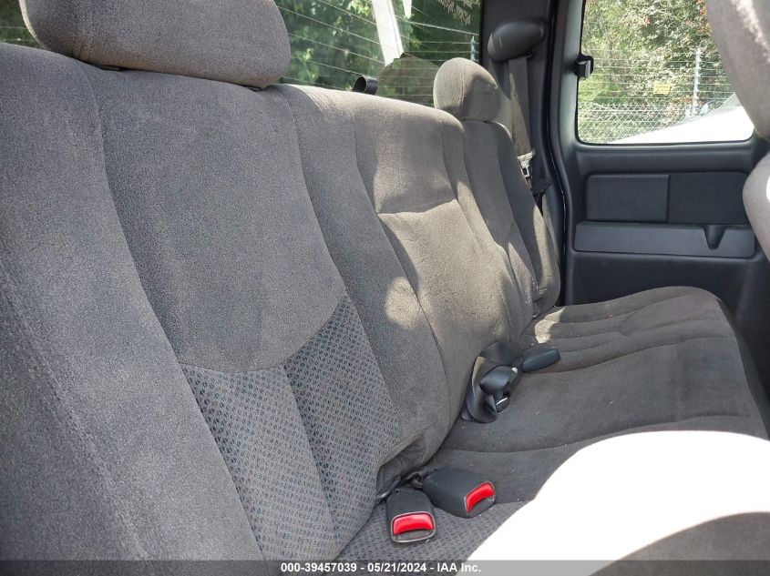 2005 Chevrolet Silverado 1500 Ls VIN: 2GCEC19VX51327213 Lot: 39457039