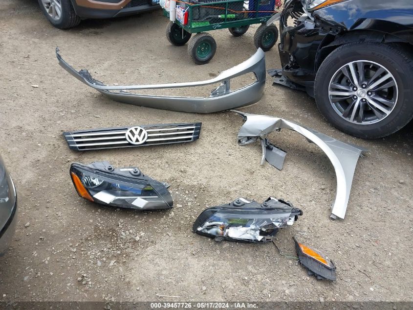 2012 Volkswagen Passat 3.6L V6 Sel Premium VIN: 1VWCM7A32CC010628 Lot: 39457726