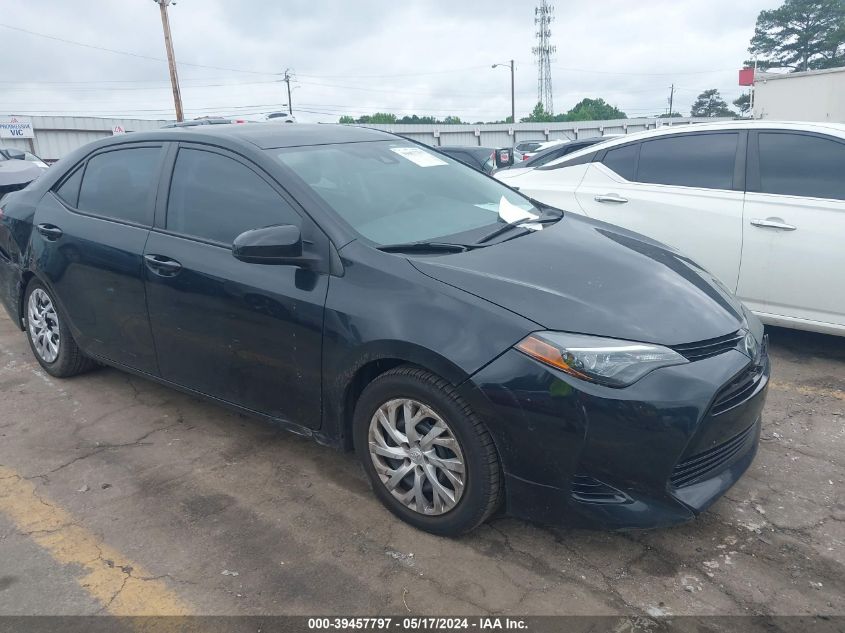 2018 Toyota Corolla Le VIN: 5YFBURHE9JP827939 Lot: 39457797