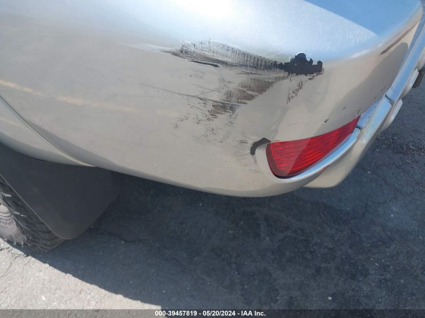 2004 Toyota 4Runner Sr5 V6 VIN: JTEBU14R740052321 Lot: 39457819