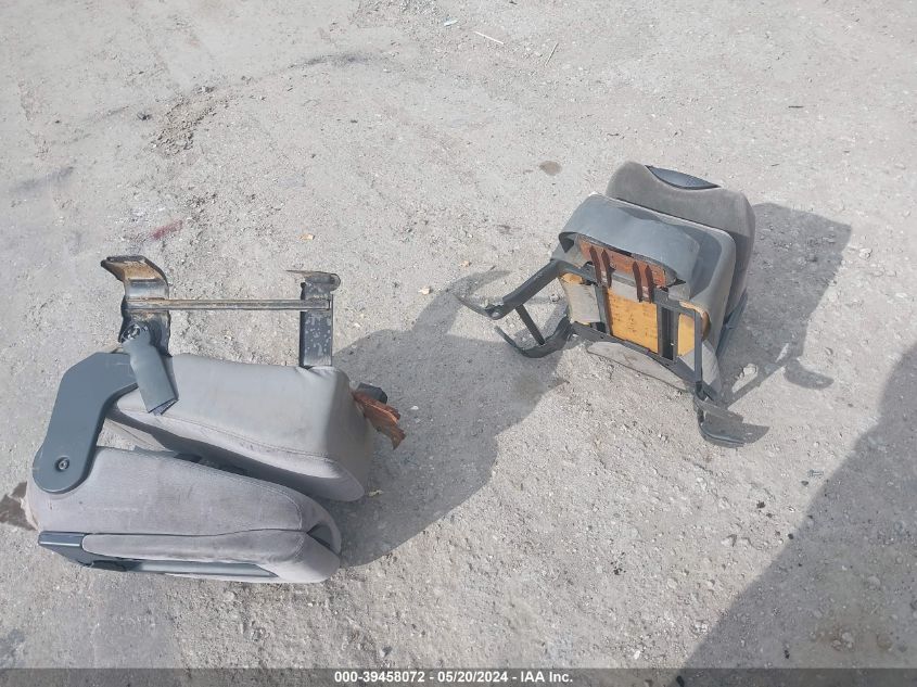 2000 Chevrolet Silverado 1500 Ls VIN: 2GCEC19V1Y1299886 Lot: 39458072