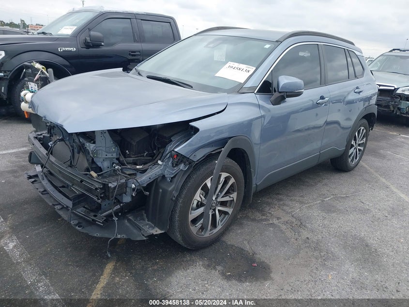 2022 Toyota Corolla Cross Xle VIN: 7MUEAAAG1NV011054 Lot: 39458138