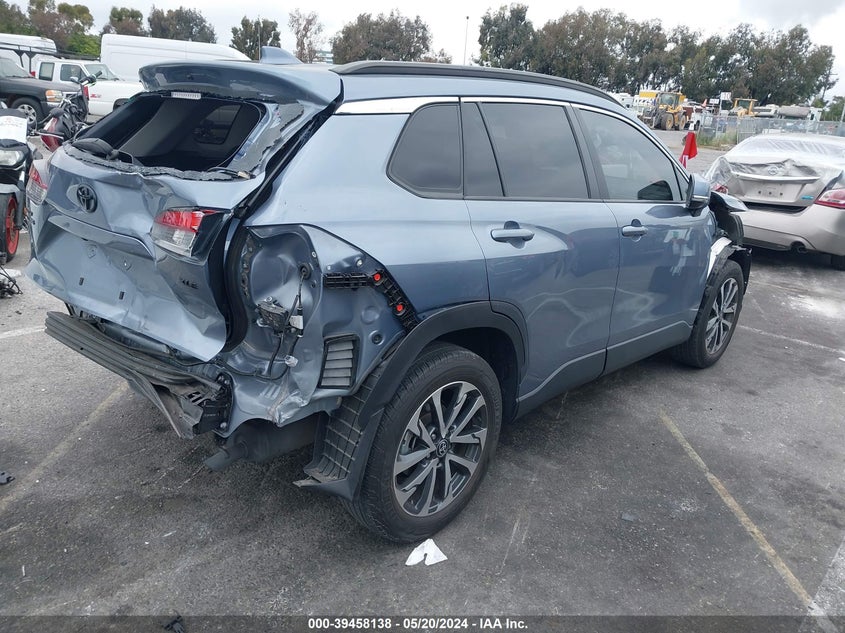 2022 Toyota Corolla Cross Xle VIN: 7MUEAAAG1NV011054 Lot: 39458138