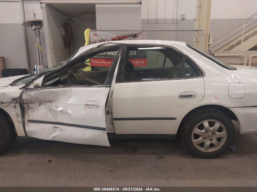 2000 Honda Accord 2.3 Lx VIN: 1HGCG5647YA149111 Lot: 39458314