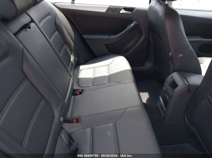 2013 VOLKSWAGEN JETTA 2.5L SE - 3VWDX7AJ6DM215041