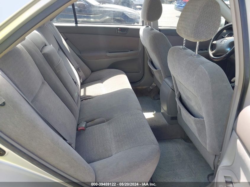 2004 Toyota Camry Le VIN: JTDBE32K440271658 Lot: 39459122