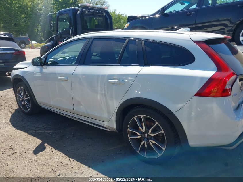 2017 Volvo V60 Cross Country T5 VIN: YV440MWKXH1026528 Lot: 39459552