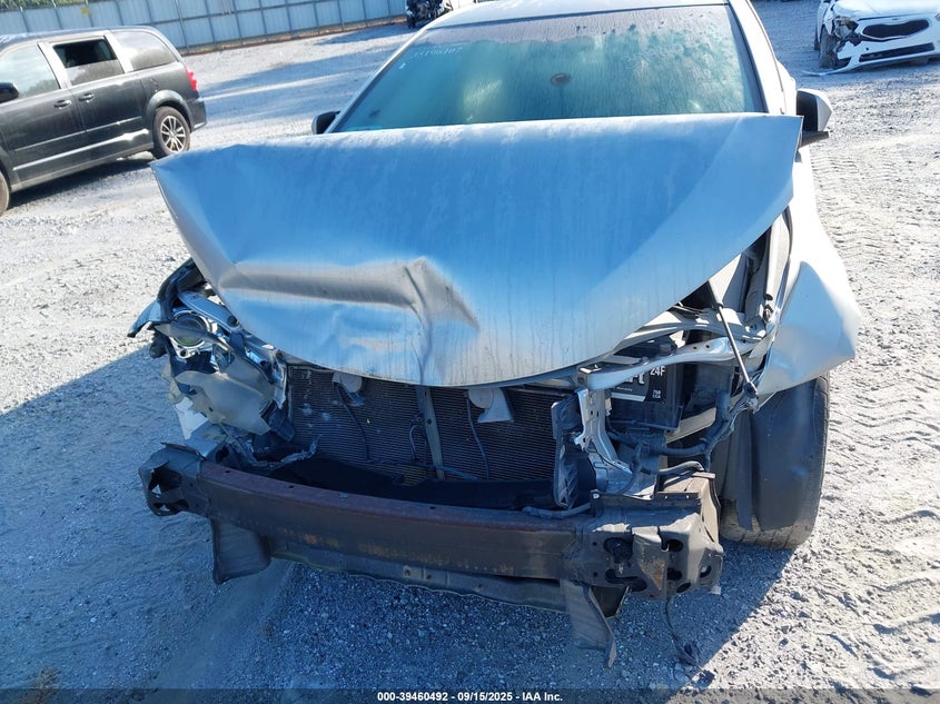 2016 TOYOTA CAMRY auction photo 6