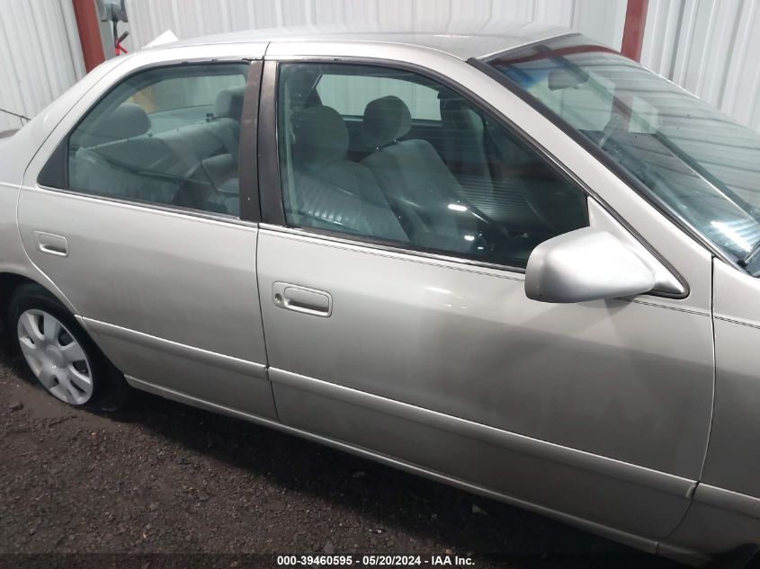 2000 Toyota Camry Le V6 VIN: 4T1BF22K7YU954875 Lot: 39460595