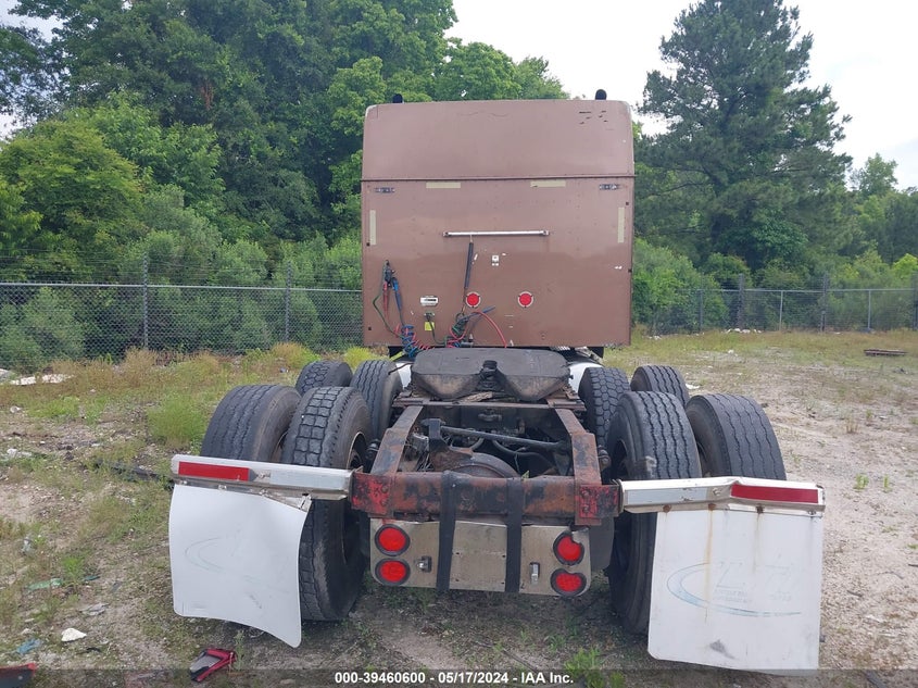 2005 International 9900 9900I VIN: 2HSCHAPR15C153011 Lot: 39460600