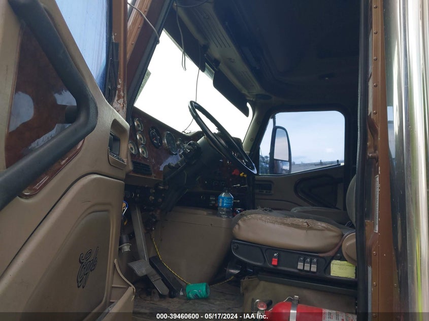 2005 International 9900 9900I VIN: 2HSCHAPR15C153011 Lot: 39460600