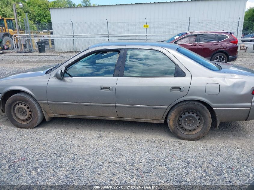 1999 Toyota Camry Le VIN: 4T1BG22K9XU473232 Lot: 39461022