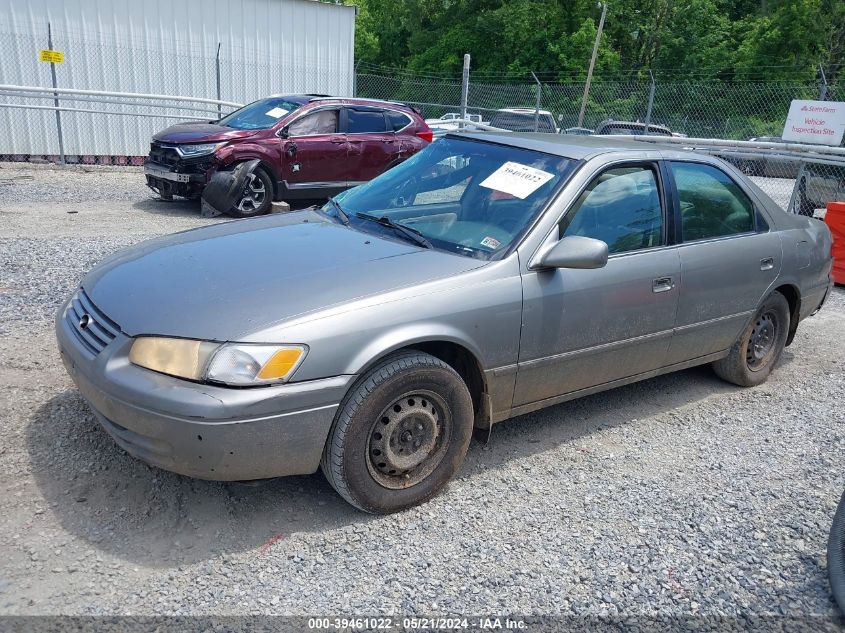 1999 Toyota Camry Le VIN: 4T1BG22K9XU473232 Lot: 39461022