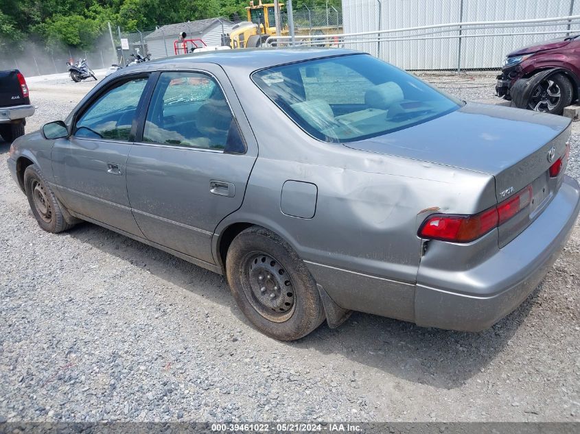 1999 Toyota Camry Le VIN: 4T1BG22K9XU473232 Lot: 39461022