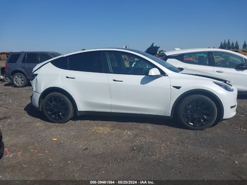 2022 Tesla Model Y Long Range Dual Motor All-Wheel Drive VIN: 7SAYGDEE9NF385869 Lot: 39461564