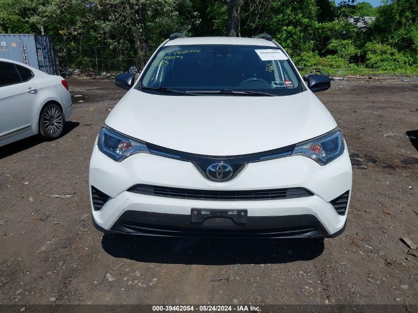 JTMBFREV1HJ171409 2017 Toyota Rav4 Le