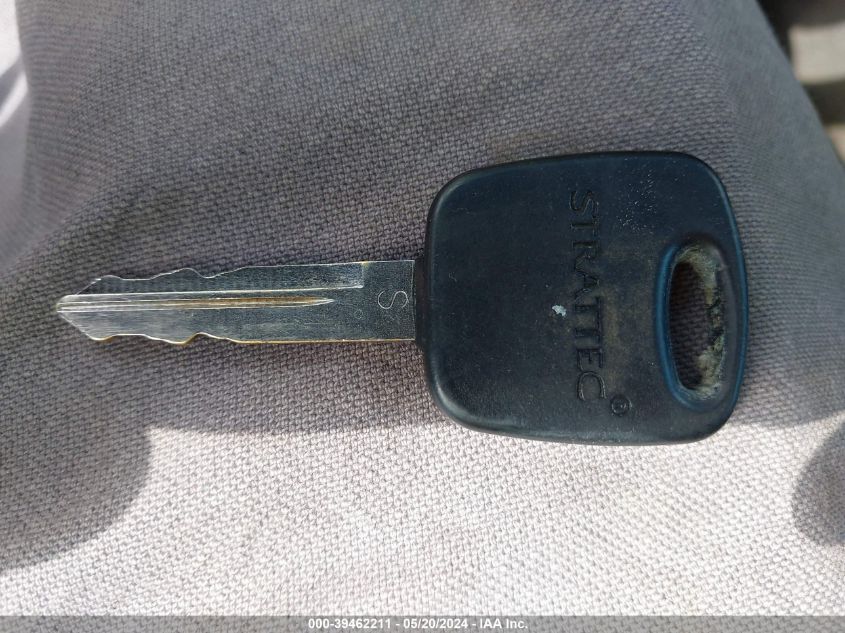 2000 Ford F-150 Work Series/Xl/Xlt VIN: 2FTZF1722YCA51796 Lot: 39462211