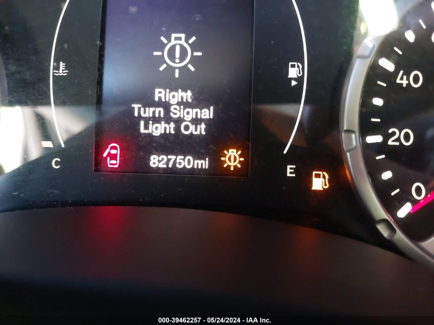 2017 Jeep Renegade Latitude Fwd VIN: ZACCJABB8HPE71382 Lot: 39462257