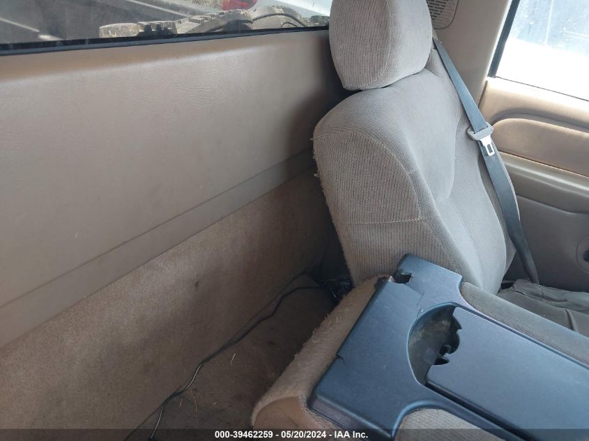 2000 GMC Sierra 1500 Sl VIN: 1GTEC14W3YZ192152 Lot: 39462259